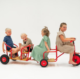ROSE Playbikes are perfect for kindergartens, schools, and playgrounds. Children see them as their friends, as they are designed for riding together in pairs. And with a trailer attached, even a group of four will have fun with ROSE bike. ????????????????