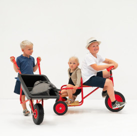 Every day a new adventure with ROSE PLAYBIKES. With ONE-WHEEL wheelbarrow, the little ones can move and train their motor skills while pushing. ????????????

#ROSEplaybikes #kidsbicycle #childrenlearn #madeindenmark #institutions #wheelbarrow